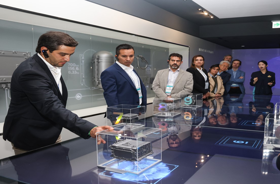 LAC participants exploring next-generation innovation at Hyundai Motor.