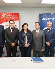 Foto 2 Firma C.Favorita_0.jpg