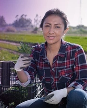 Hispanic agribusiness woman