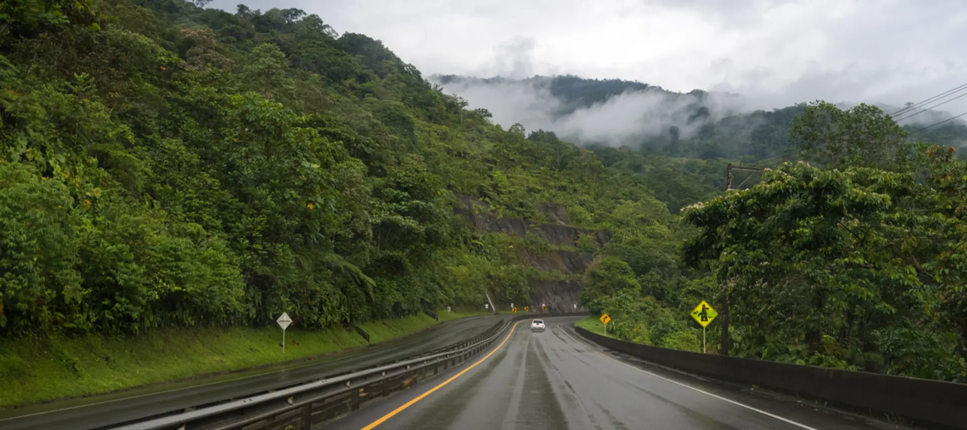 Image of a road in Colombia