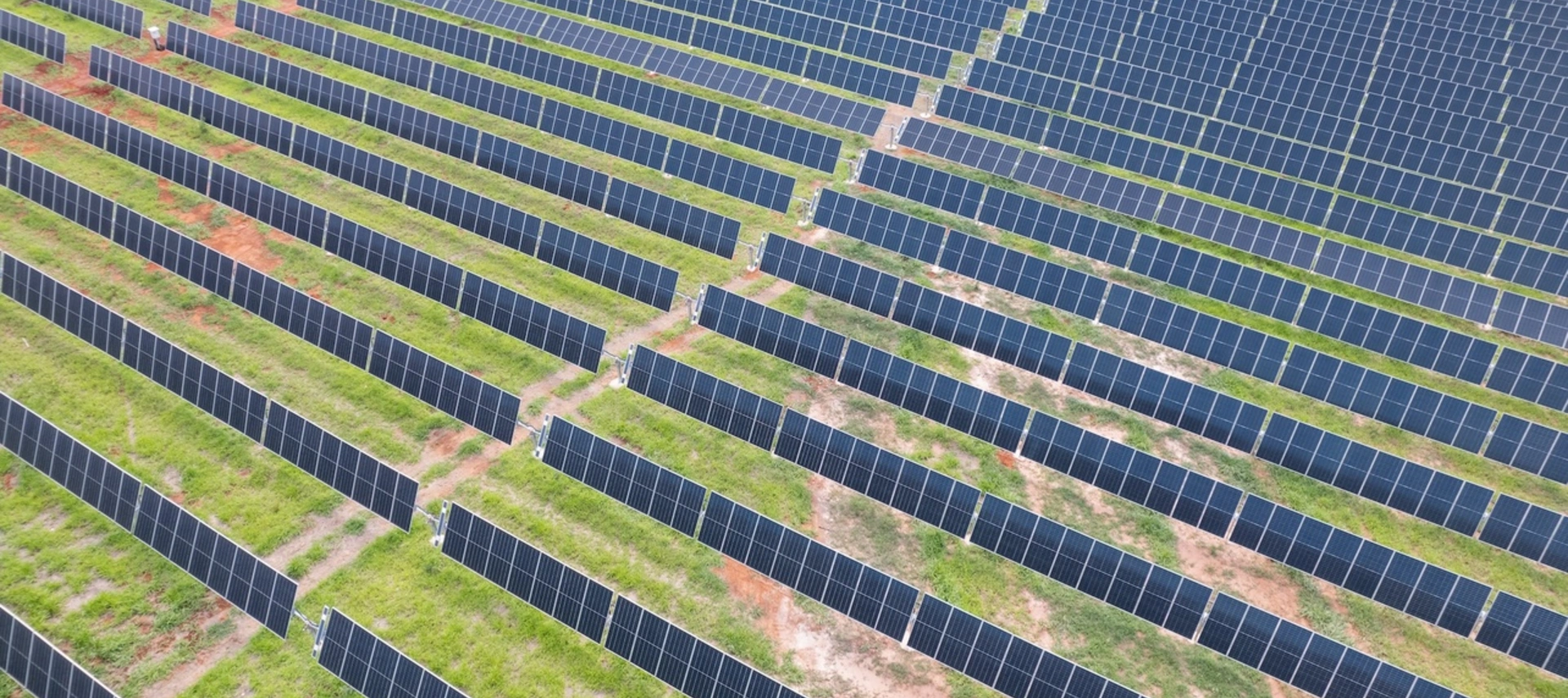 Nota de pie (imagen): Planta Solar Boa Sorte (438 MWp) de Atlas Renewable Energy localizada en Minas Gerais, Brasil. 