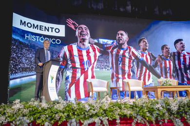 James P. Scriven, CEO of IDB Invest, speaking at the Invest Forum Paraguay 2025.