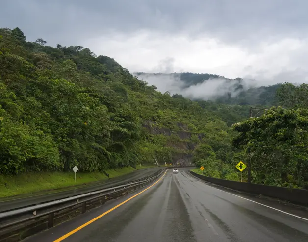 Image of a road in Colombia