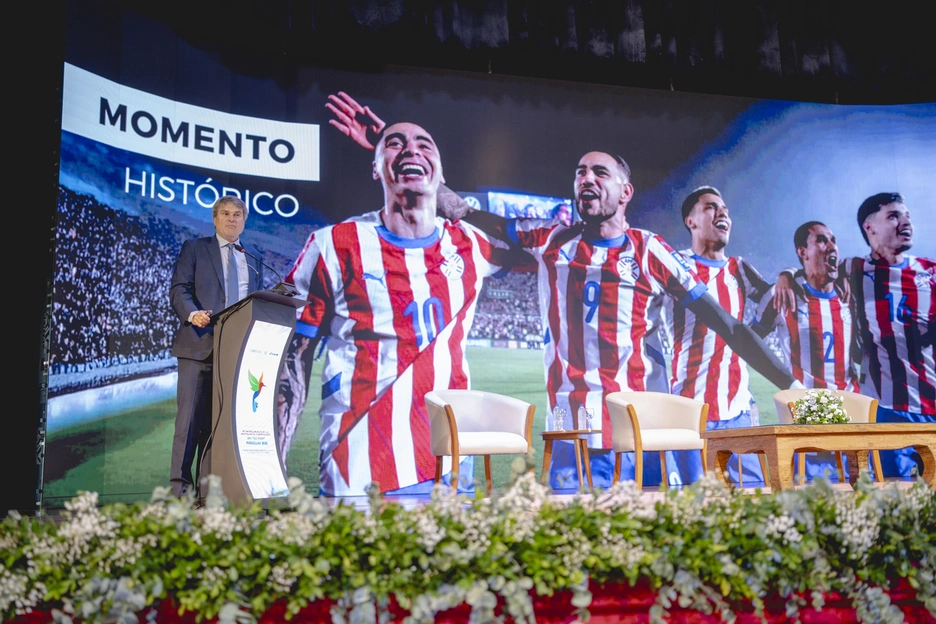 James P. Scriven, CEO of IDB Invest, speaking at the Invest Forum Paraguay 2025.